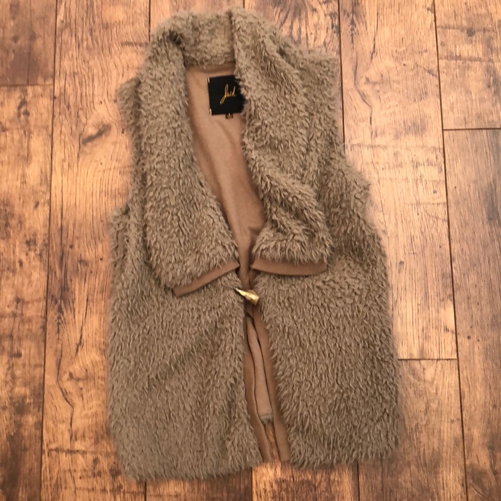 Cozy vest with pockets